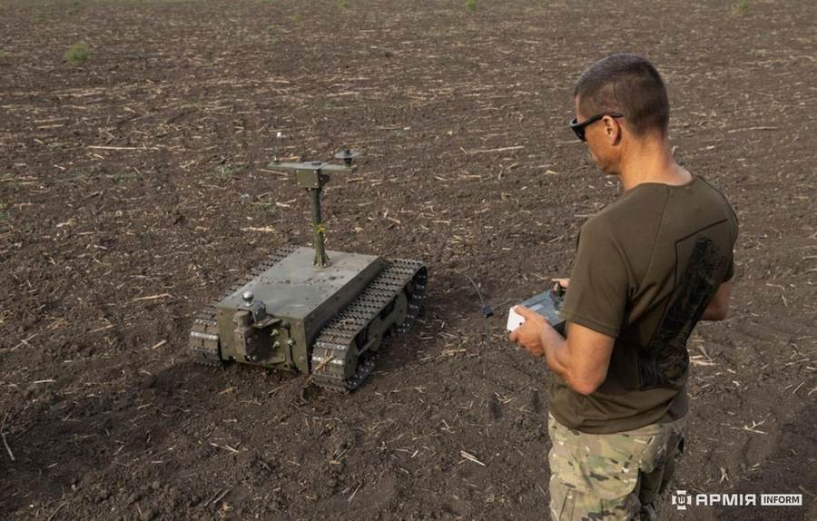 Ukrainian UGV similar to the explosive-laden ground robots airdropped behind Russian lines in Operation Vivaldi near Lyman