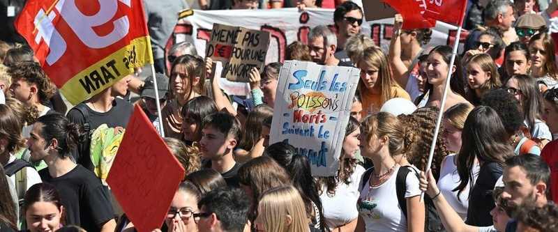 Young protesters in France as school demonstrations focus on staffing and buildings
