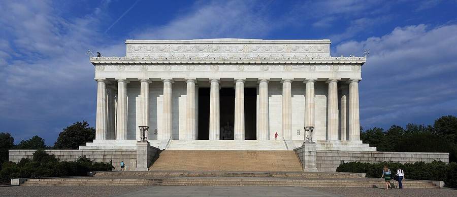 The Lincoln Memorial seen from the east side in the morning, with the Washington Monument in the distance