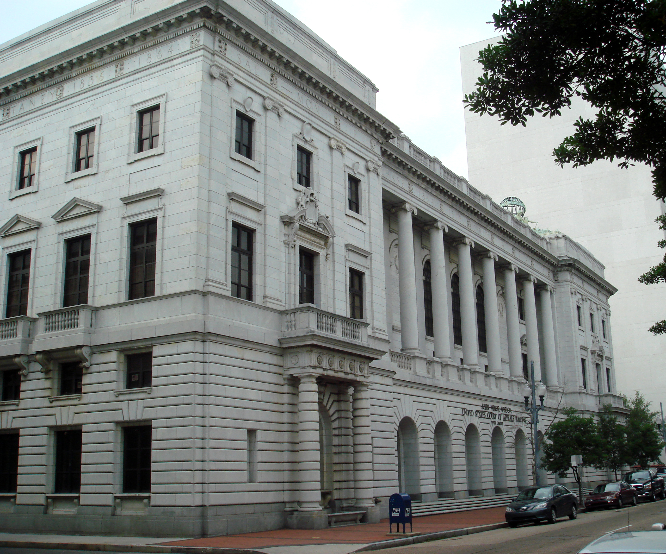 John Minor Wisdom courthouse New Orleans Fifth Circuit en banc bond hearing decision