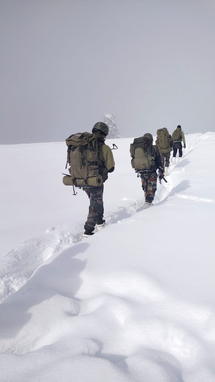 Indian Army patrolling team in a file photograph, illustrating the joint cordon-and-search operations of the kind used in the Budgam encounter