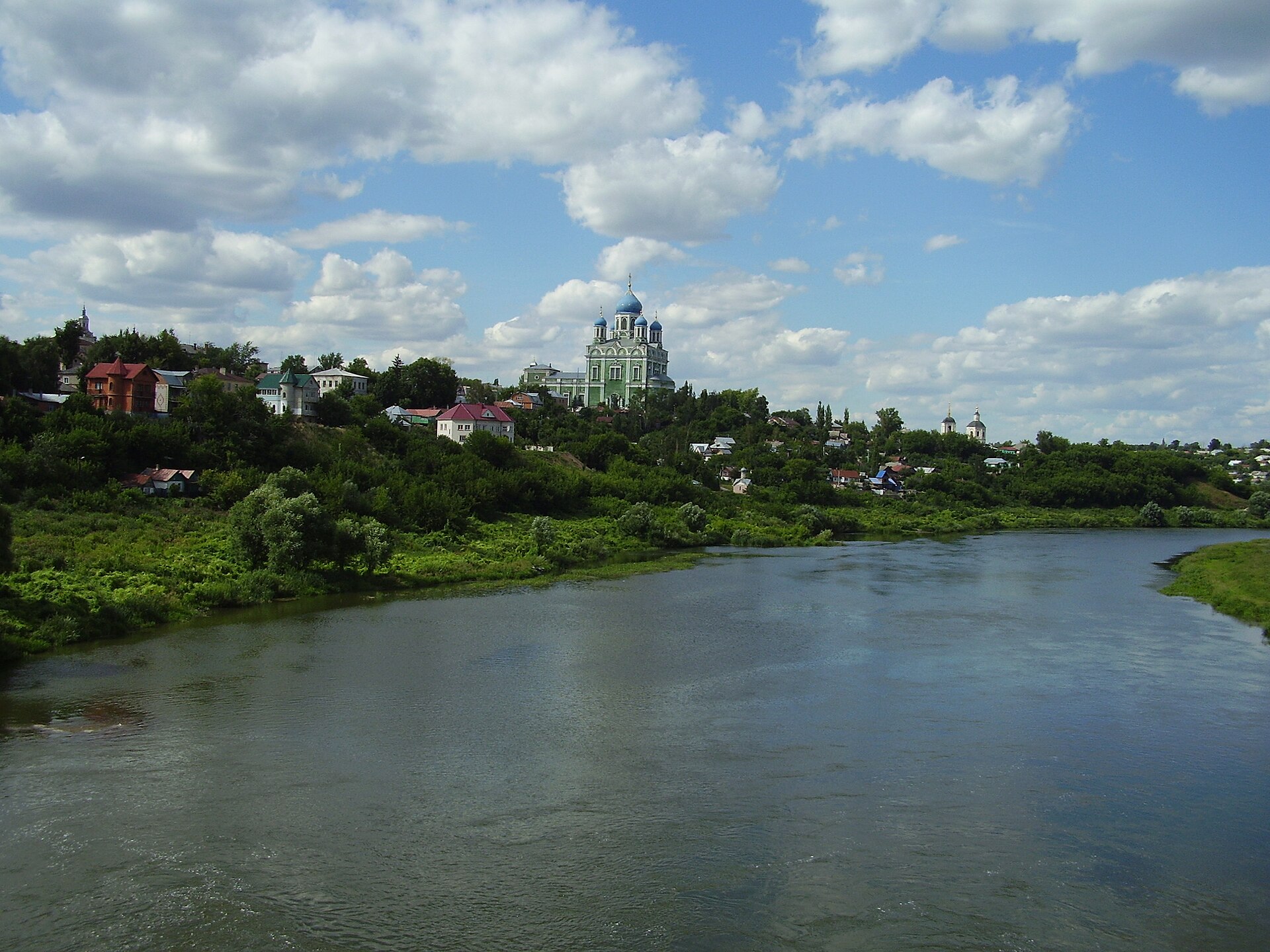 Ukraine strikes Russian plants — Yelets seen from across the Sosna River, Lipetsk region, file photo