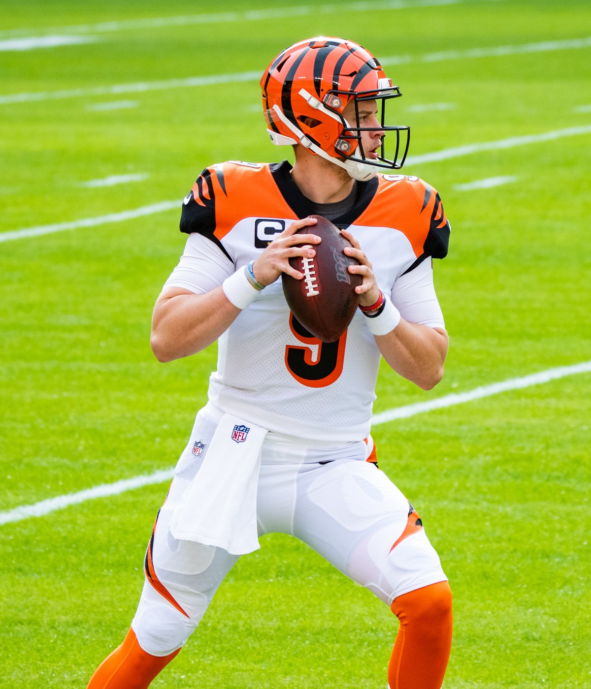 Bengals Ravens final score — Joe Burrow, who threw four second-half touchdown passes in Cincinnati's 35-13 comeback win in Baltimore