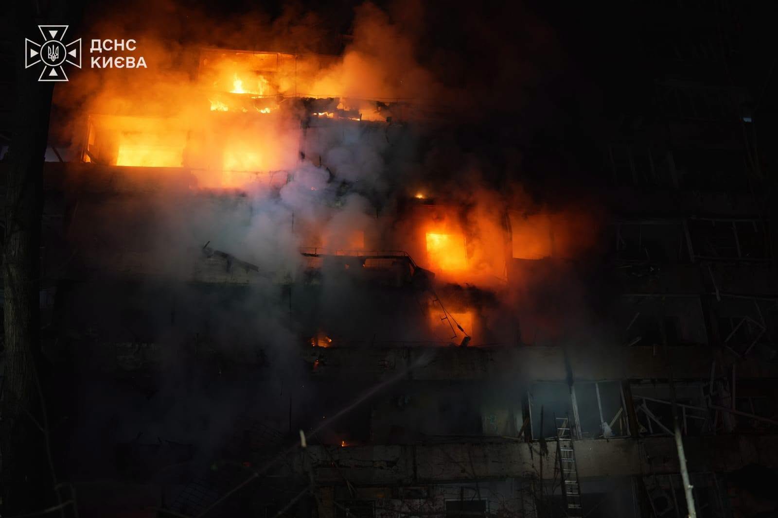 Apartment building in Kyiv damaged by a Russian attack — Kyiv hit again in the overnight strikes on Ukraine