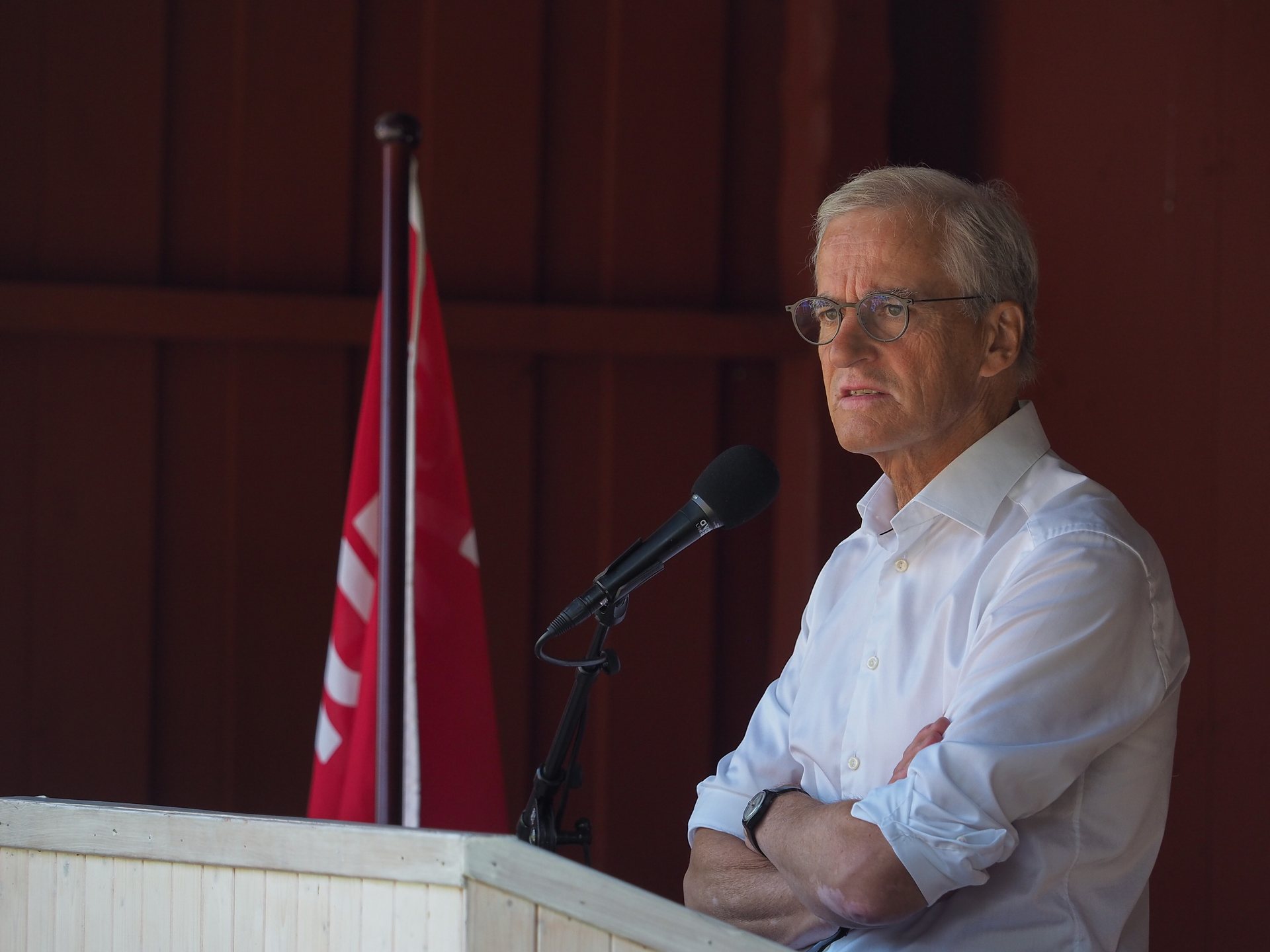 Norwegian Prime Minister Jonas Gahr Støre speaking at Utøya in August 2024 — Støre joined the Finland Norway Putin phone call from Helsinki