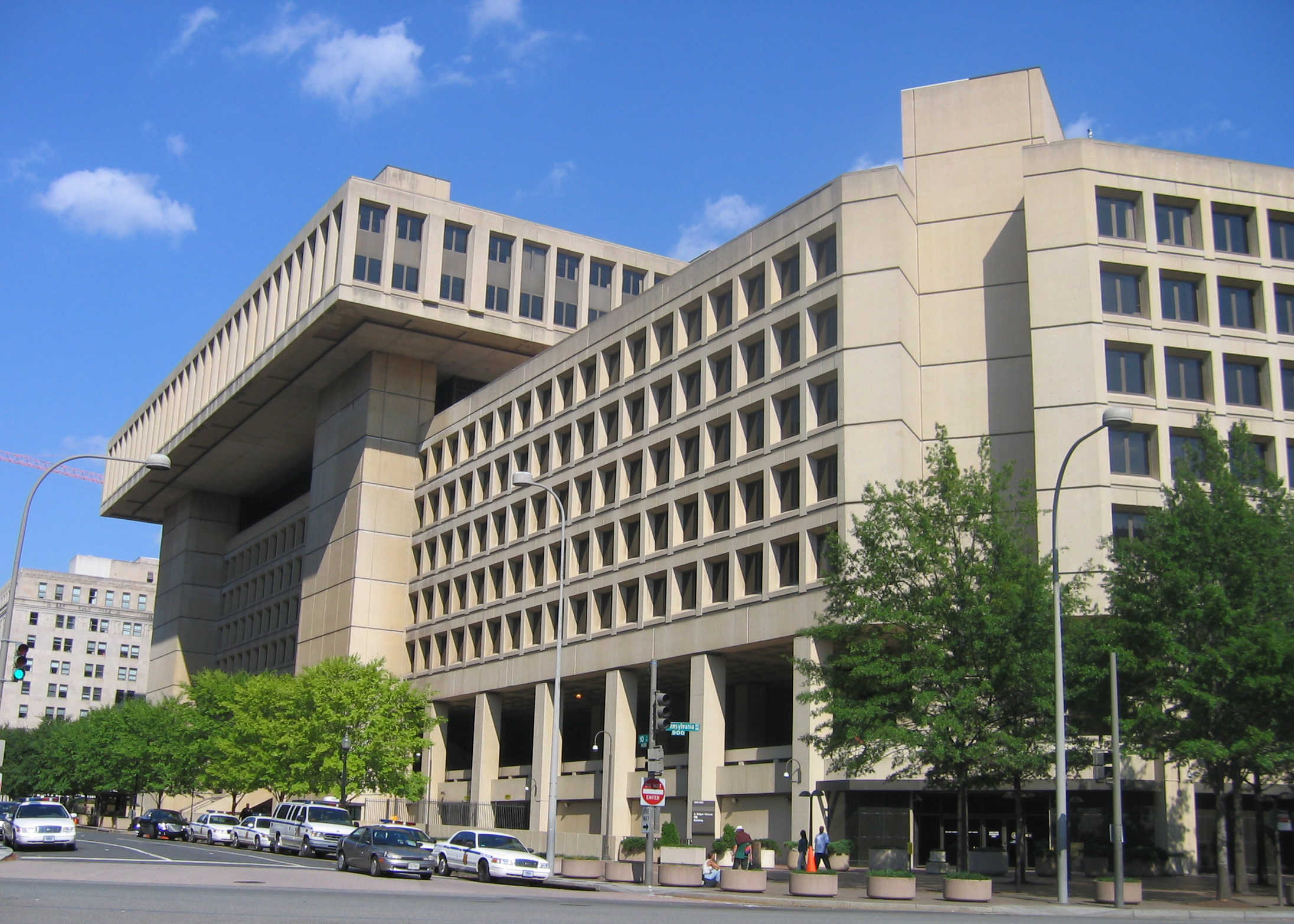 The FBI's J. Edgar Hoover Building headquarters; the FBI Cyber Division sequenced Operation KillSwitch with European partners