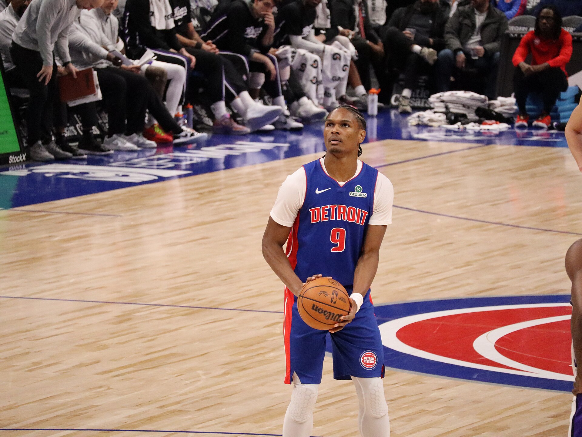 Ausar Thompson ankle injury — Ausar Thompson of the Detroit Pistons at the free-throw line in a Detroit uniform