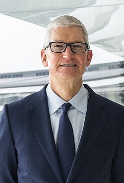 Apple executive chairman Tim Cook, who reportedly backs the Apple fitness band 2028 investigation