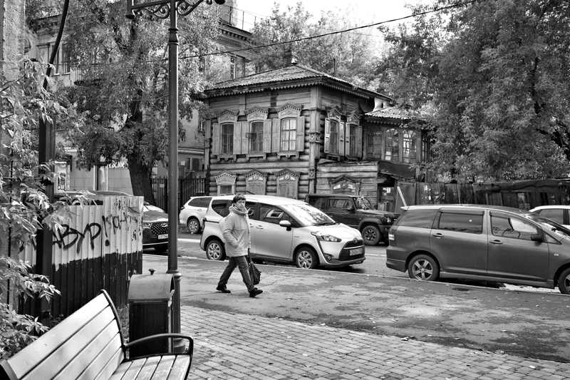 Street traffic in Irkutsk, where residents sought medical help amid plague fears