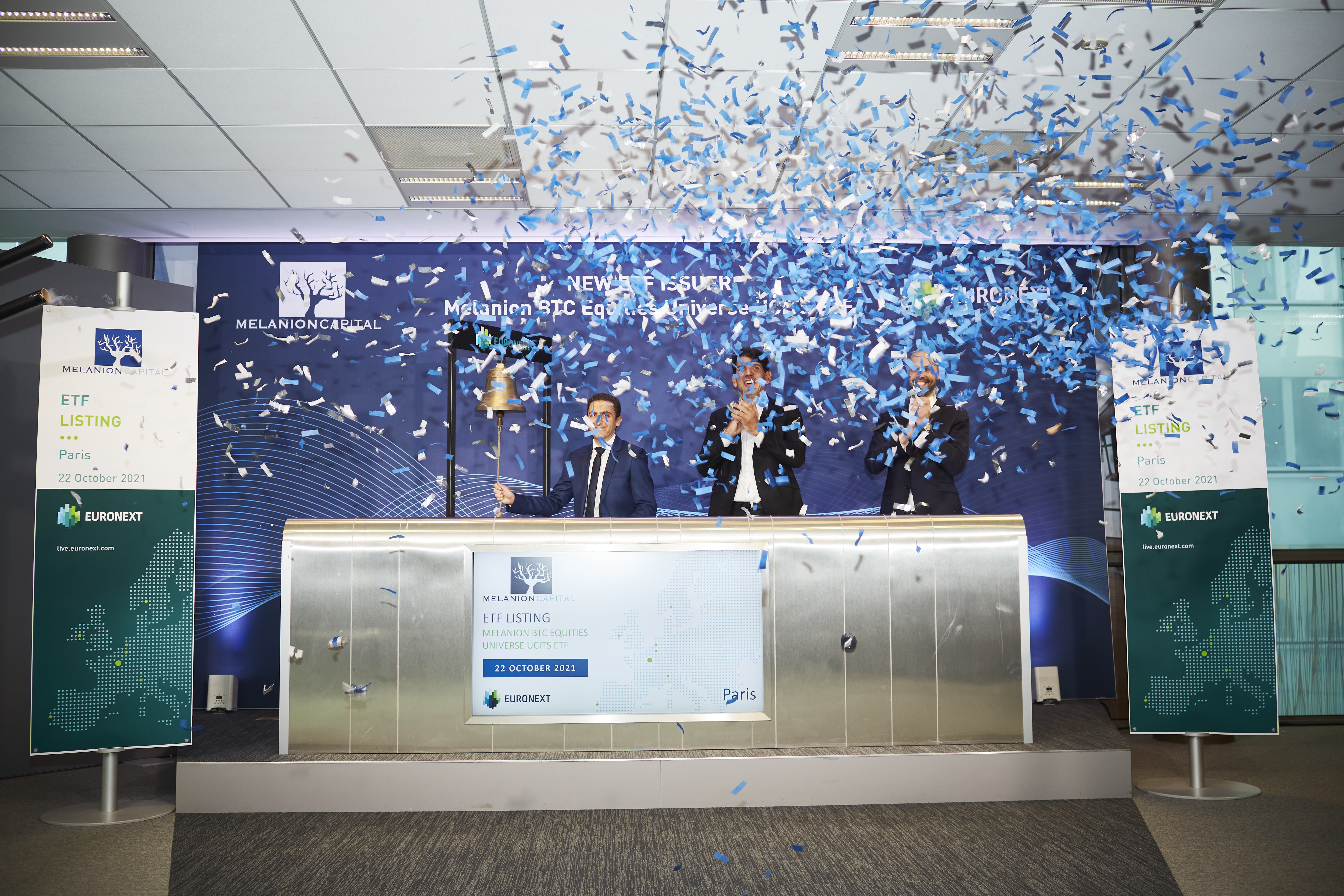 France bond yields 5 percent — a listing ceremony at Euronext Paris, file photo