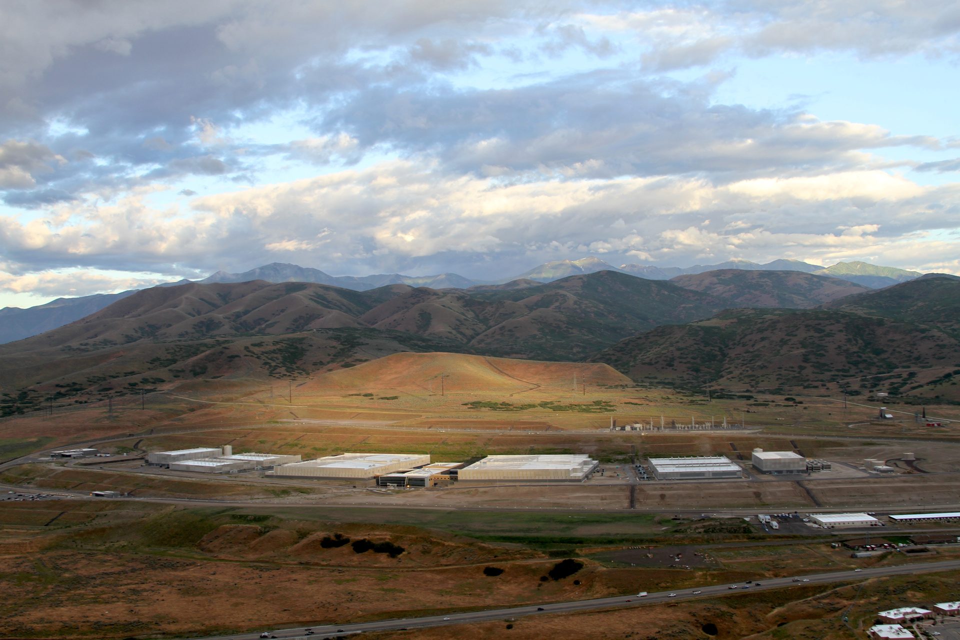 A large data center building in Utah — CoreWeave stock and bonds slide in the AI debt selloff shaking data centre finance