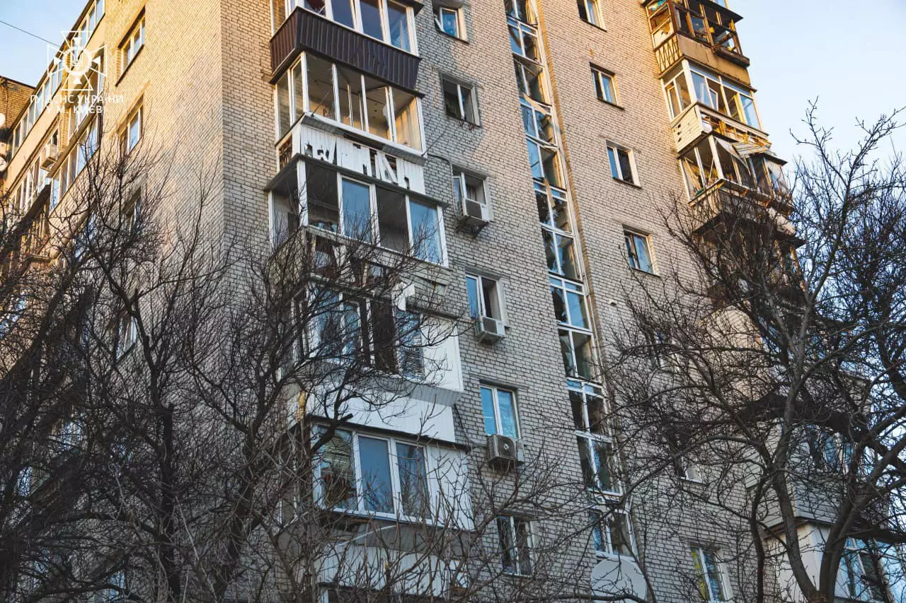 Emergency crews at a Kyiv building damaged in a Russian missile strike during the September 2026 air campaign