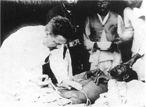Paul-Louis Simond injecting plague vaccine in Karachi in 1898