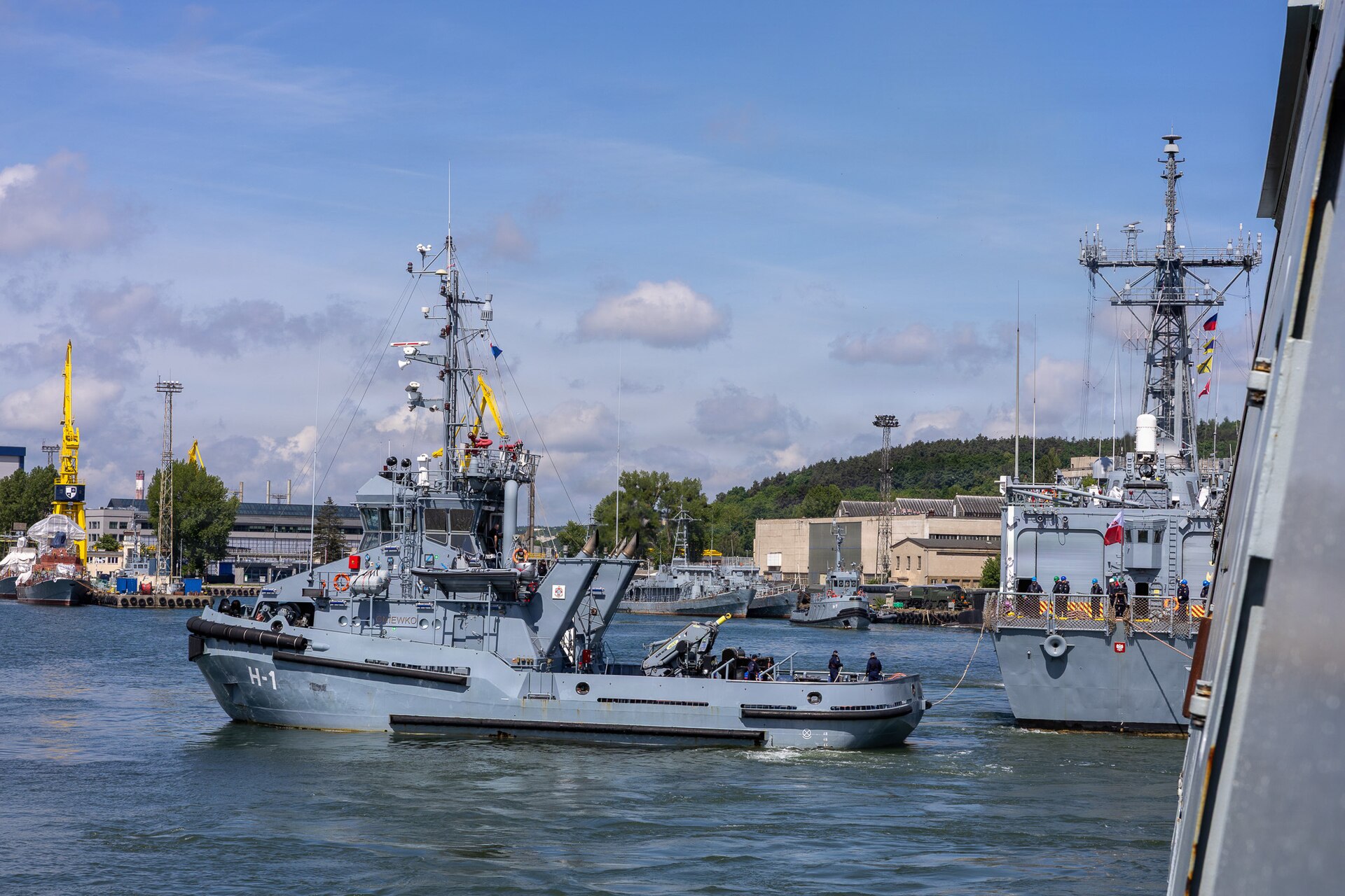 The Polish Navy frigate ORP Generał Kazimierz Pułaski leaving Gdynia for the BALTOPS 26 exercise in June 2026 — the Warsaw Defence Plan increases British and Polish defensive maritime activity in the Baltic Sea