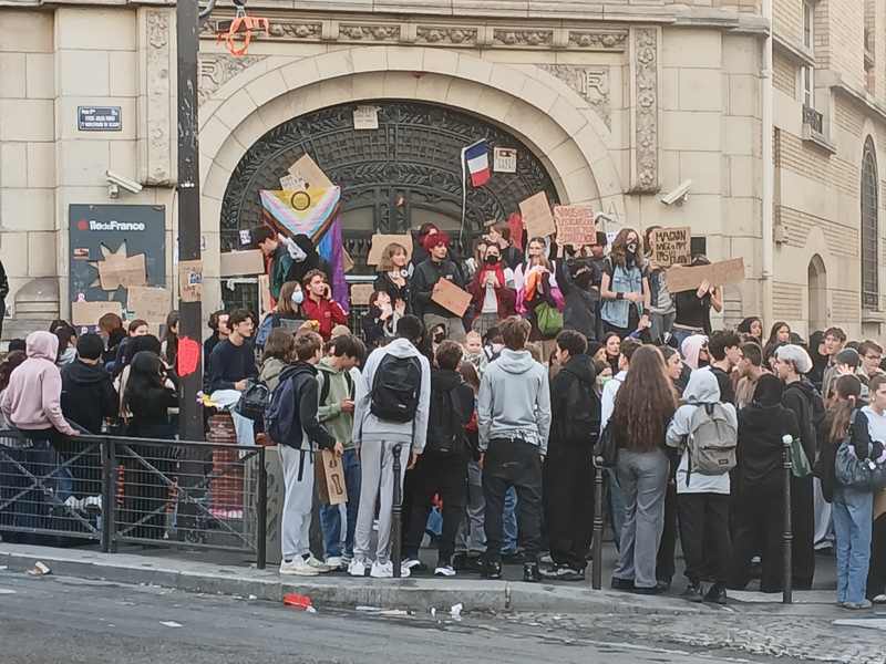 A blockade at the lycée Jules-Ferry in Paris on October 2, 2026