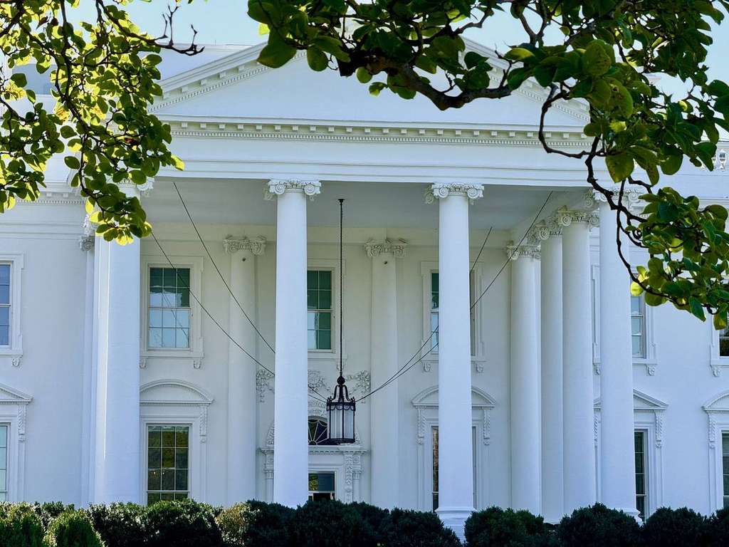 The White House North Portico in Washington, D.C., where President Trump will host Anthropic CEO Dario Amodei for a private dinner on Sunday evening