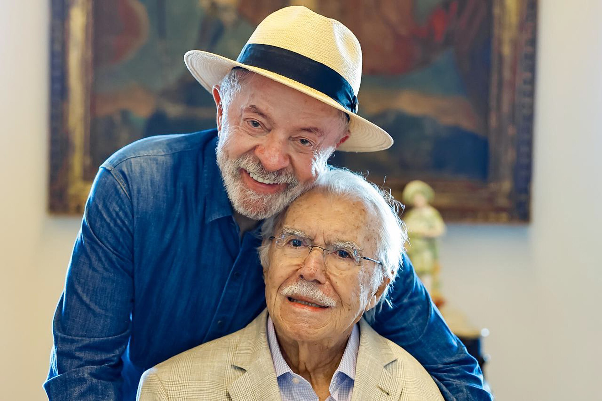 Lula with former president José Sarney in São Luís on October 20, 2026, during the runoff campaign