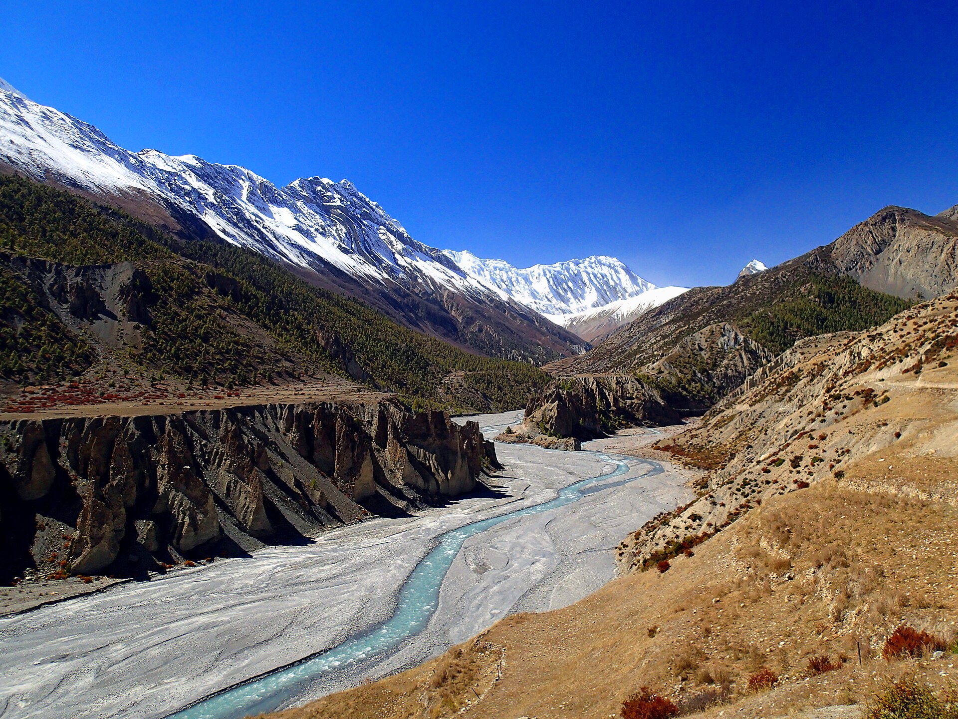 Nepal helicopter search Manang — the Marsyangdi river valley in the Annapurna Himal below Gangapurna