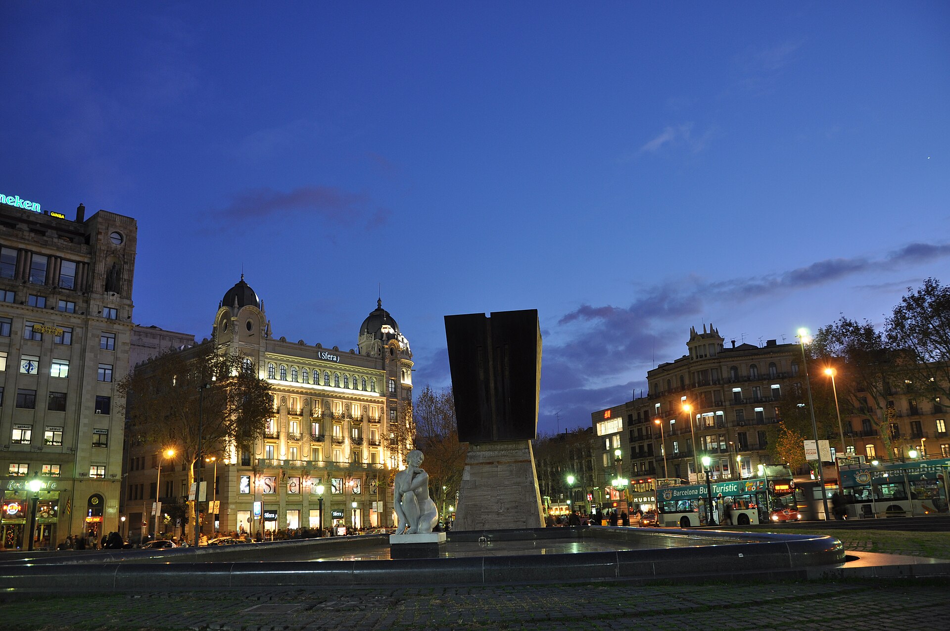Plaça de Catalunya in Barcelona