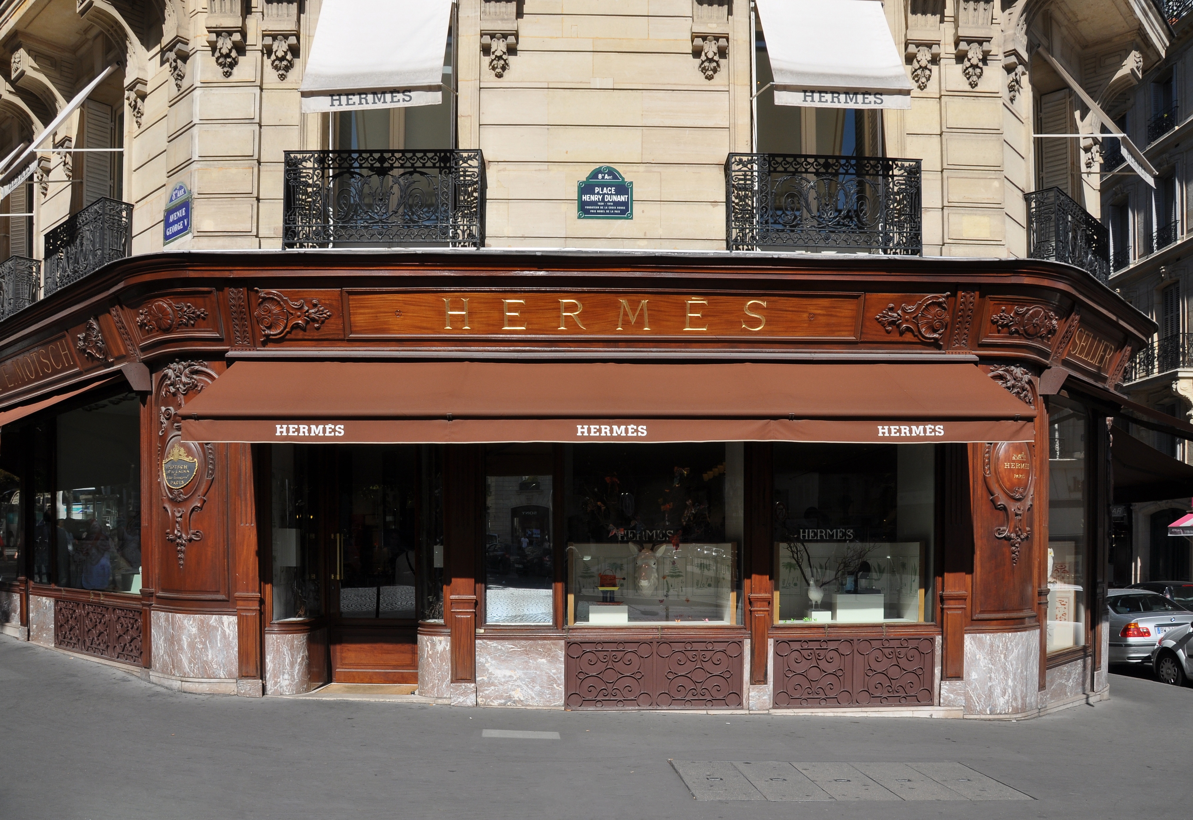 Hermès flagship store on Avenue George V in Paris during Paris Fashion Week October 2026, as the house presents its Spring Summer 2027 collection