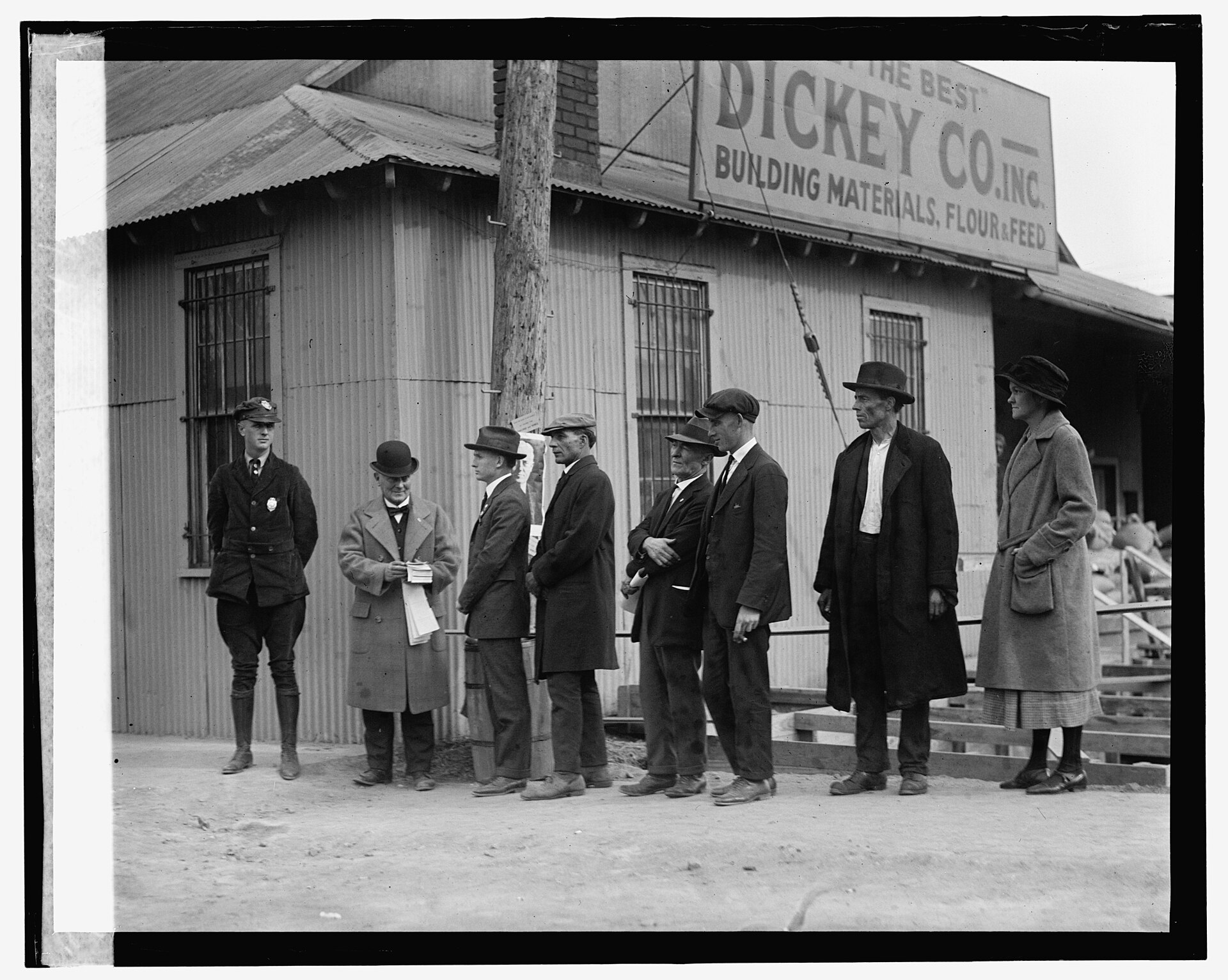 Americans in line to vote in 1924, Library of Congress — a century of fights over who is on the voter rolls