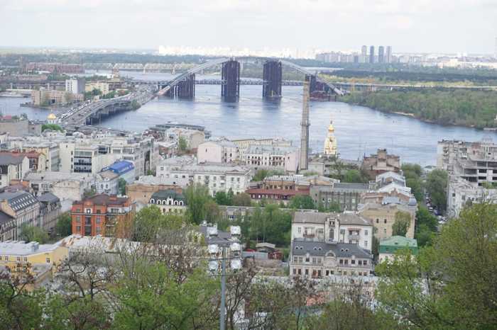 Kyiv's Pivnichnyi (Northern) Bridge, a cable-stayed span on the Kyiv Smaller Beltway across the Dnipro