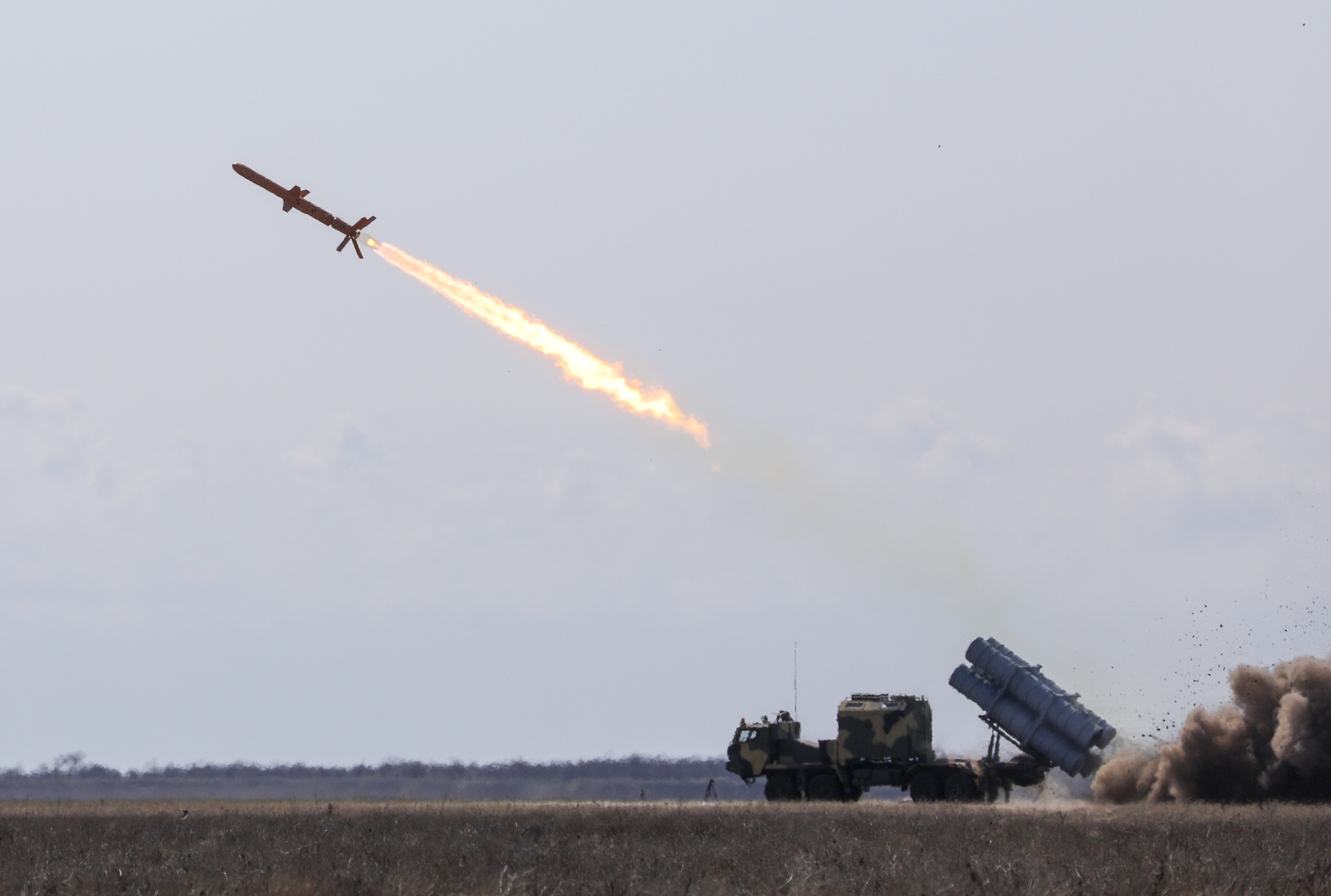 A Neptune missile climbs away from its coastal launcher during a test launch in southern Ukraine — Ukraine Neptune strike Marinovka weapon