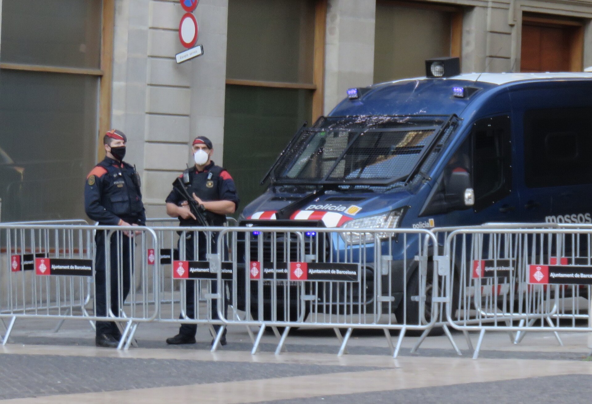 Mossos d'Esquadra ARRO public-order unit officers